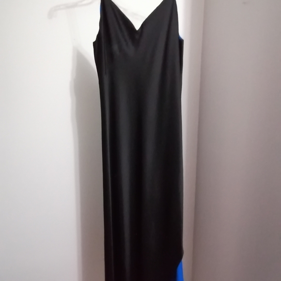 DKNY Reversible Slip Dresd - Picture 5 of 6